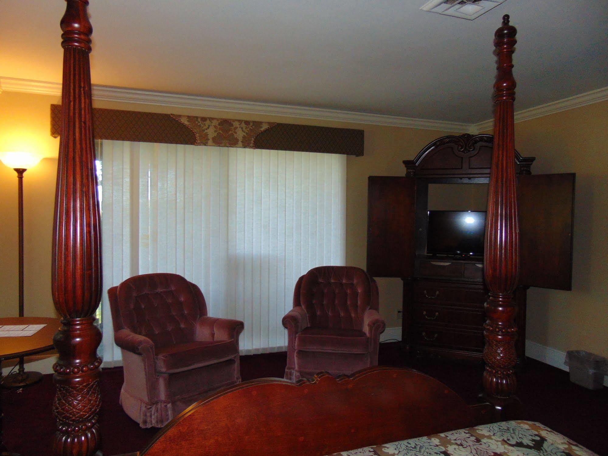 The Lodge Resort Hotel Forest City المظهر الخارجي الصورة